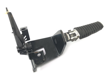 Suzuki VZ 1500 WVCU [2011] - Repose-pieds conducteur droit Repose-pieds conducteur avec support