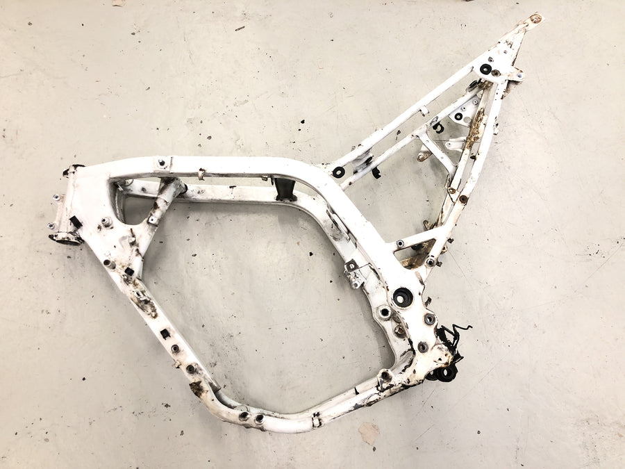 Honda XRV 750 Africa Twin RD04 [1992] - Frame main frame with vehicle documents