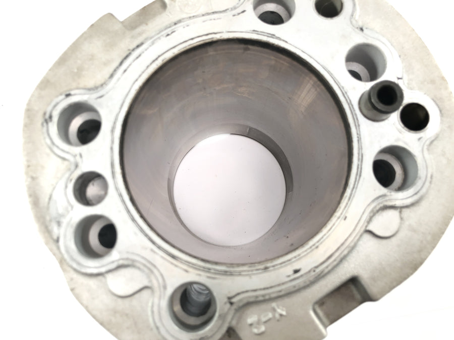 Yamaha XV 1600 Wild Star VP08 [2002] - Cylindre avec piston avant