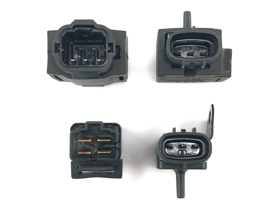 Suzuki GSX R 1000 WVBZ K3 [2003] - sensors and relays mixed lot