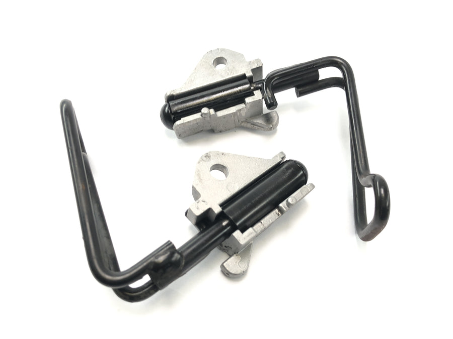 Yamaha XJR 1300 RP06 [2002] - Crochets pour fixations de casque et bagages