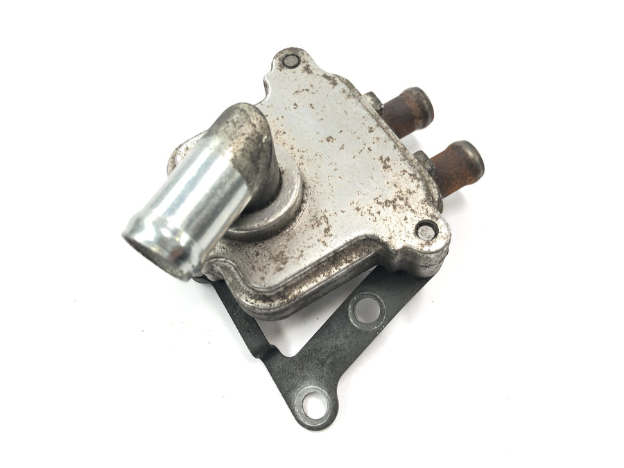 Yamaha XVS 650 Drag Star VM03 [2001] - Logement de thermostat de distributeur de refroidissement