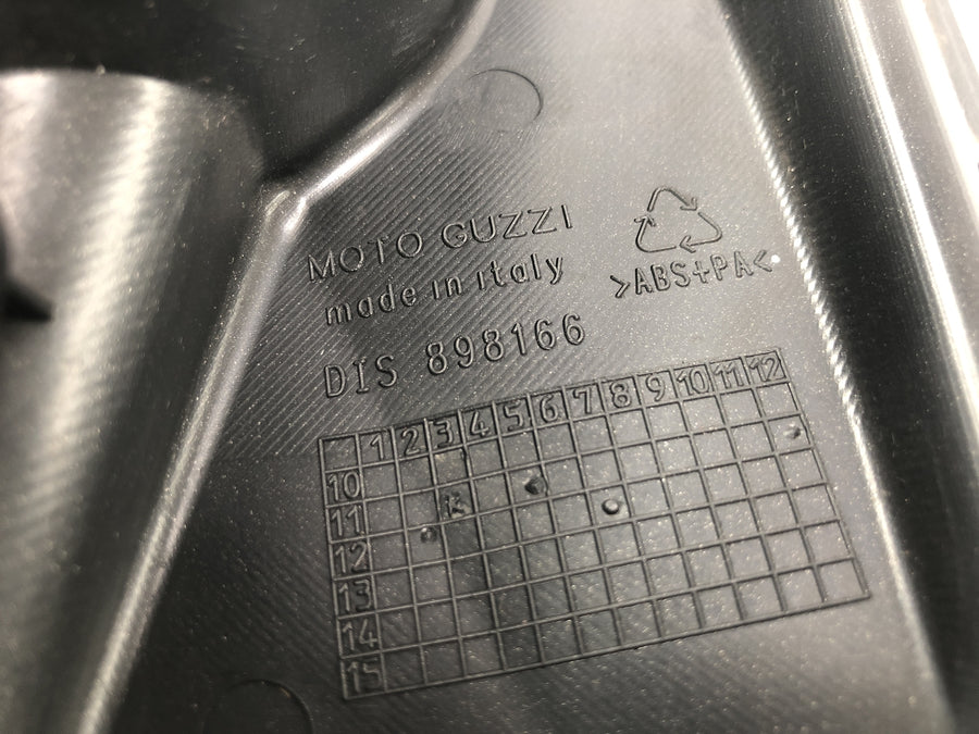 Moto Guzzi Stelvio 1200 8V [2016] - Carénage de cockpit support cockpit
