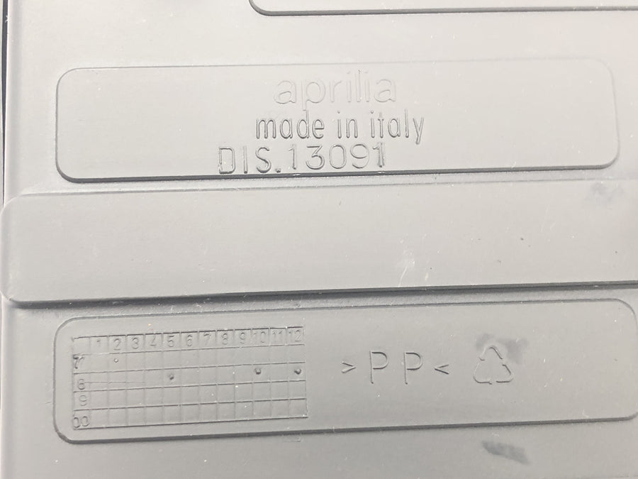 Aprilia Mille RSV 1000 ME [1999] - Battery compartment cover lid battery box cover