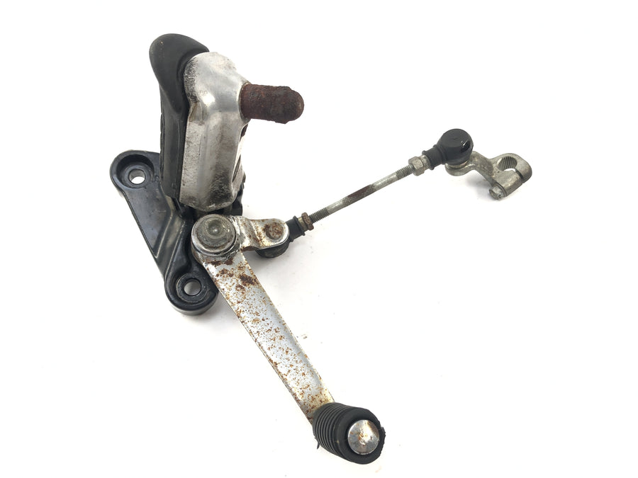 Honda CB 750 RC42 [1996] - Driver's foot rase on the left with switching pedal and switching frame