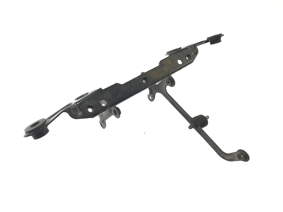 Aprilia RST 1000 Futura [2002] - Front de support de cadre de fixation