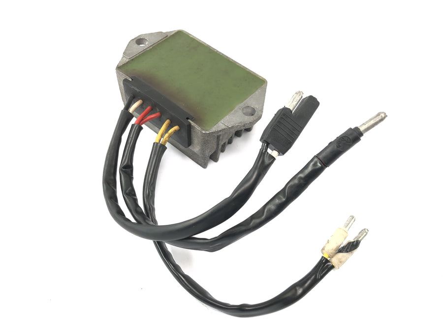 Moto Guzzi California III VY Integrale [1990] - Voltage regulator rectifier charging unit