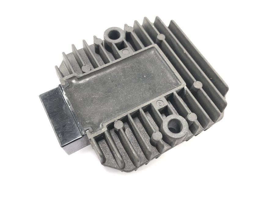 Kawasaki ZXR 400 ZX400L [1992] - Voltage regulator rectifier regulator