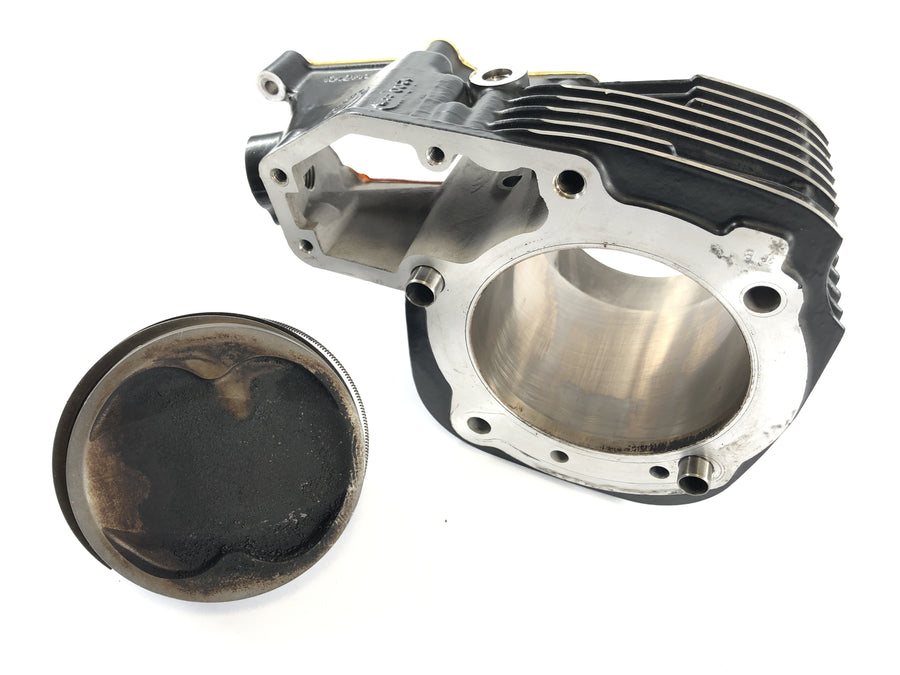 BMW R 1200 C 259C [1997] - Cylindre avec un piston à droite