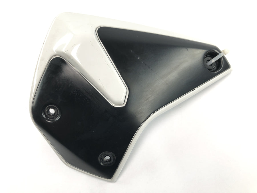 Yamaha MT 03 RM02 [2007] - Panneau latéral couvercle latéral cache radiateur gauche