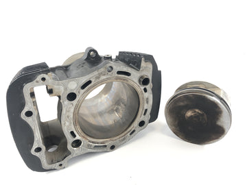 KAWASAKI VN 1600 MEAN STREY VNT60B [2005] - Cylindre à l'avant avec des pistons