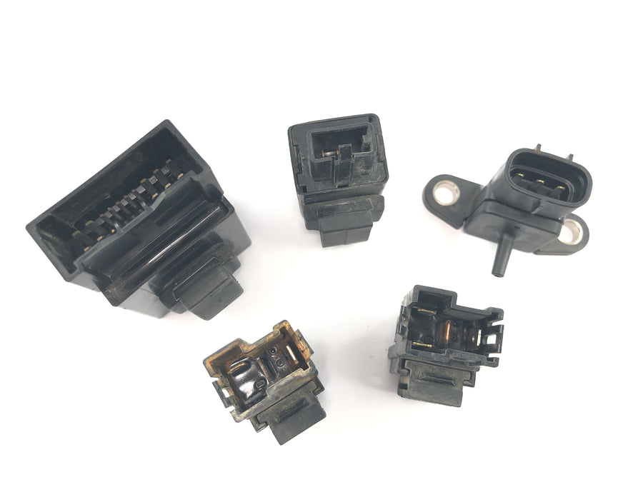 Yamaha MT 03 RM02 [2007] - Relays and electronics bundle