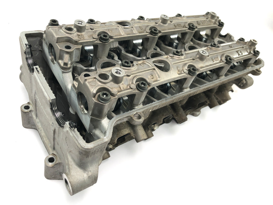 Suzuki GSX R 1000 WVBZ K3 [2003] - cylinder head engine cylinder head valve head