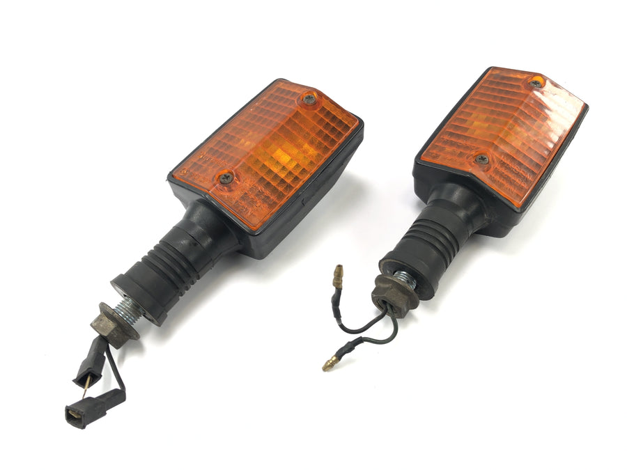 Yamaha XT 600 43F [1985] - turn signal flashing light flashing lights on the right and left