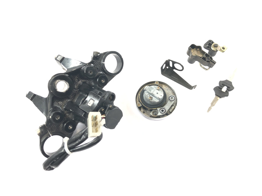 Kawasaki W 650 EJ650A [1999] - Lock set with fork bridge at the top, tank lock, ignition lock