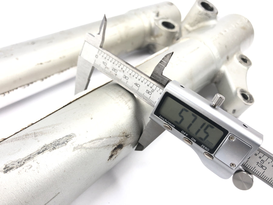 Yamaha TT 600 R DJ01 [1998] - fourche de suspension Telegabel avec axe