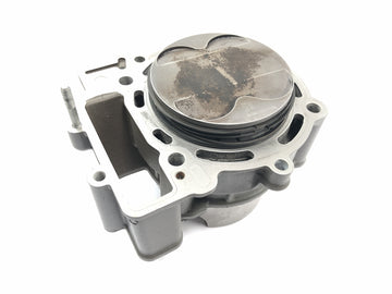 KTM 950 Adventure LC8 [2004] - cylinder with piston at the front