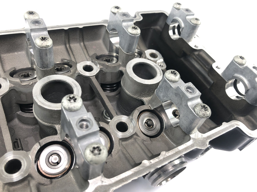 Triumph Daytona 1200 T300D [1994] - Cylinder head valve control housing