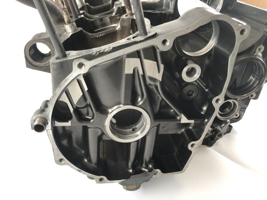 Suzuki Bandit 1200 GV75A [1998] - Engine housing empty housing