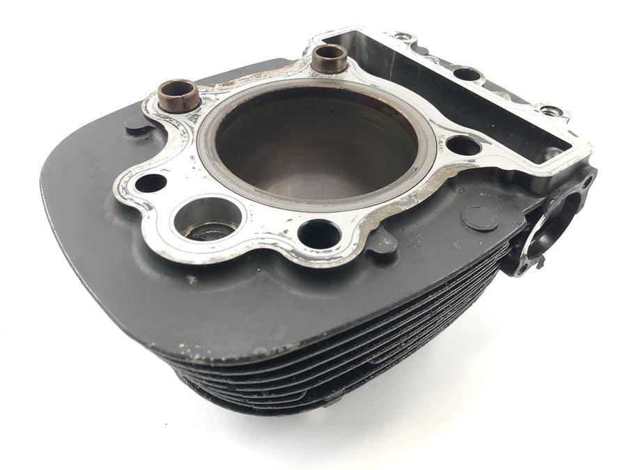 Yamaha XVS 650 Drag Star VM03 [2001] - Cylindre avec des pistons derrière