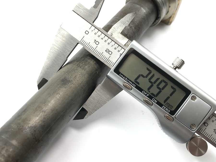 Suzuki RM Z 250 RJ41A [2007] - Axe de roue arrière Axe de roue Arbre arrière