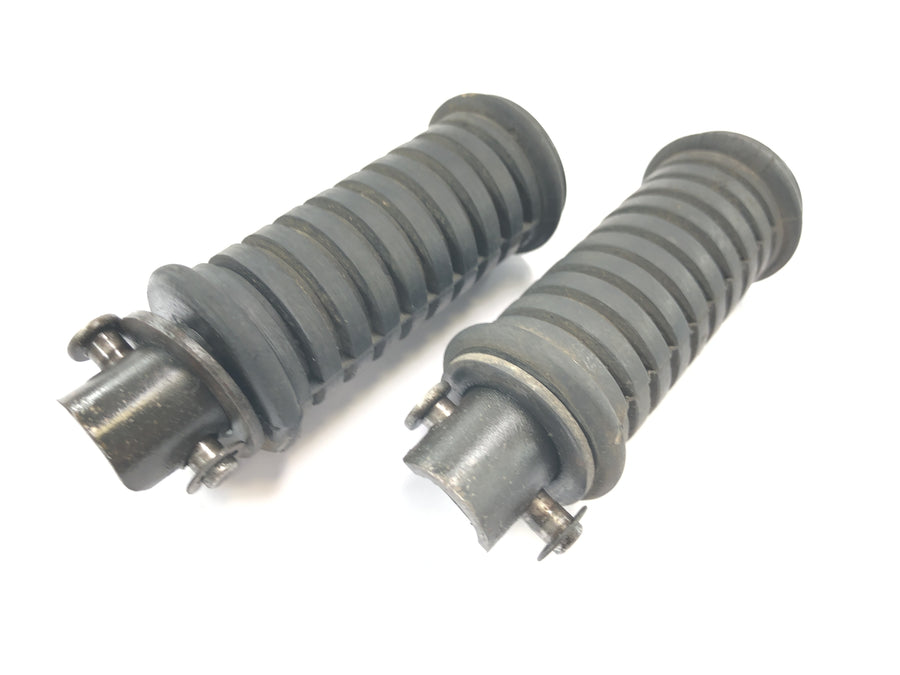 Kawasaki W 650 EJ650A [1999] - Rear passenger footrests pair