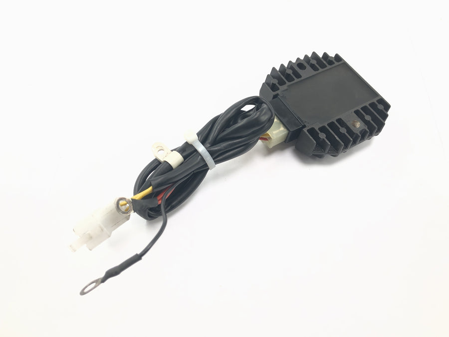 Honda CBR 900 RR Fireblade SC33 [2000] - Voltage regulator rectifier regulator