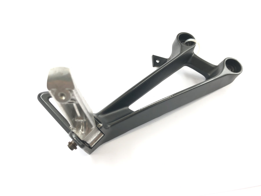 Yamaha MT07 RM04 [2014] - Pillion footrest with rear right footrest holder