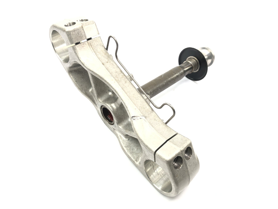 Triumph Speed ​​​​Triple T509 [1998] - collier de fourche inférieur