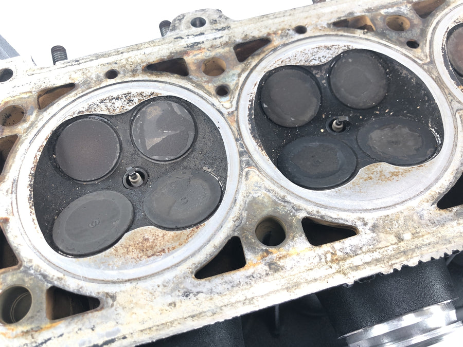 Triumph Daytona 1200 T300D [1994] - Cylinder head valve control housing