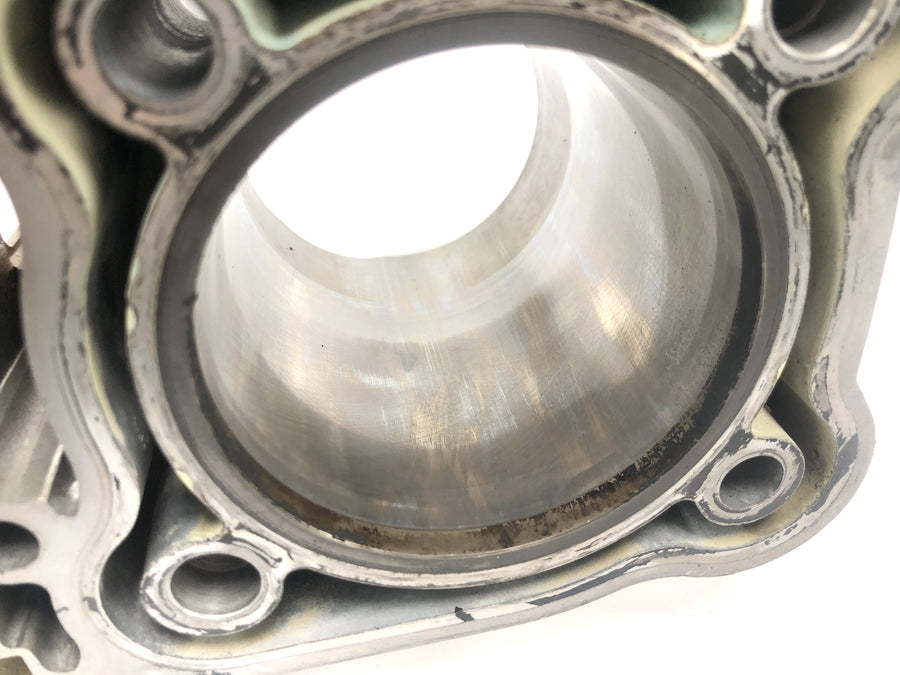 Honda XRV 750 Africa Twin RD04 [1992] - cylinder with piston at the front