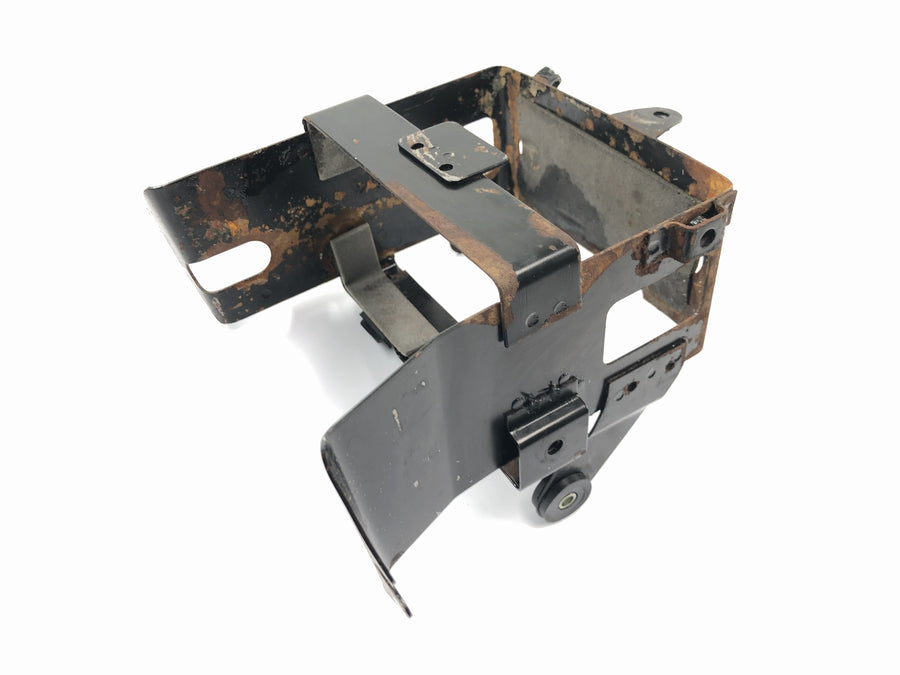 Suzuki GSX R 1100 GU74C [1987] - Battery box battery carrier