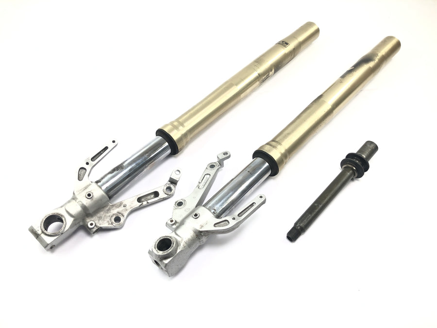 Yamaha YZF R1 RN04 [2001] - Fourche Fourche suspendue à fourche inversée avec axe