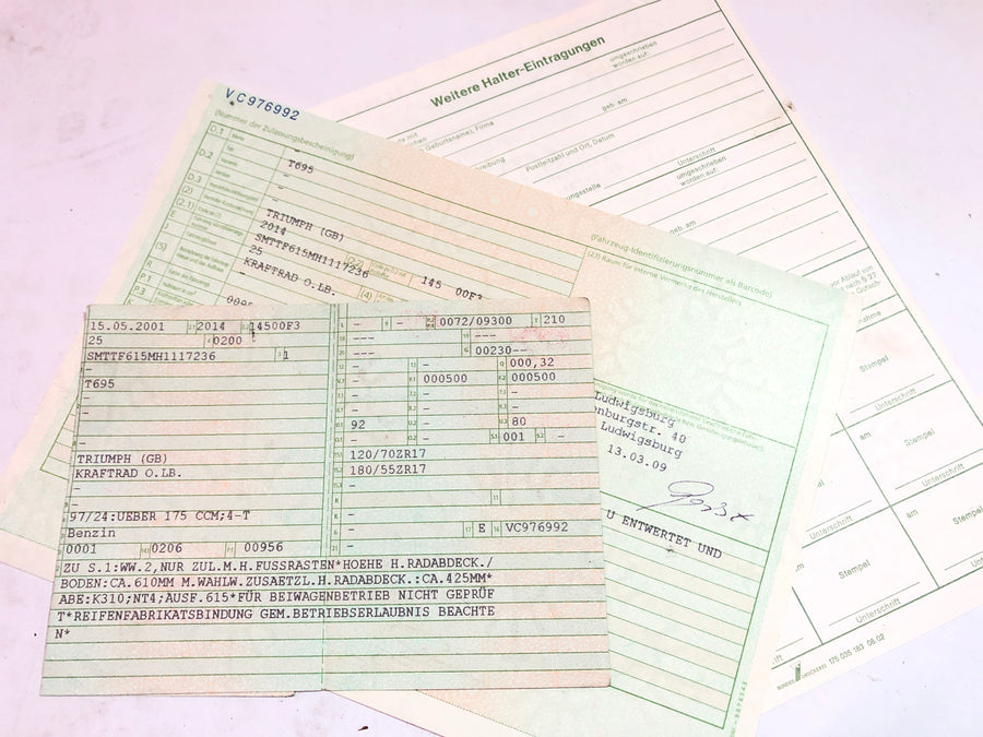 Triumph Sprint 955i RS T695 [2000] - Cadre avec papiers