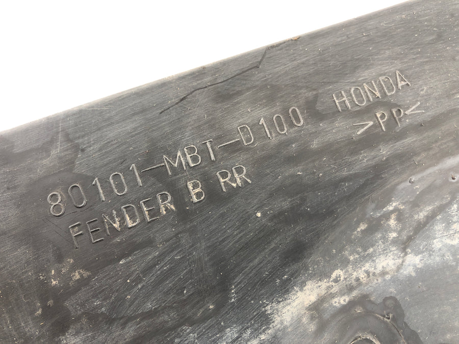 Honda Varadero XL 1000 SD02 [2002] - Garde-boue de sous-structure arrière carénage intérieur arrière