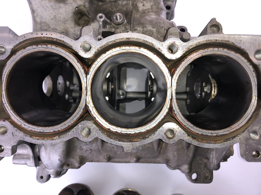 Triumph Daytona 955i T595 [2001] - Carter moteur avec cylindre et chemises