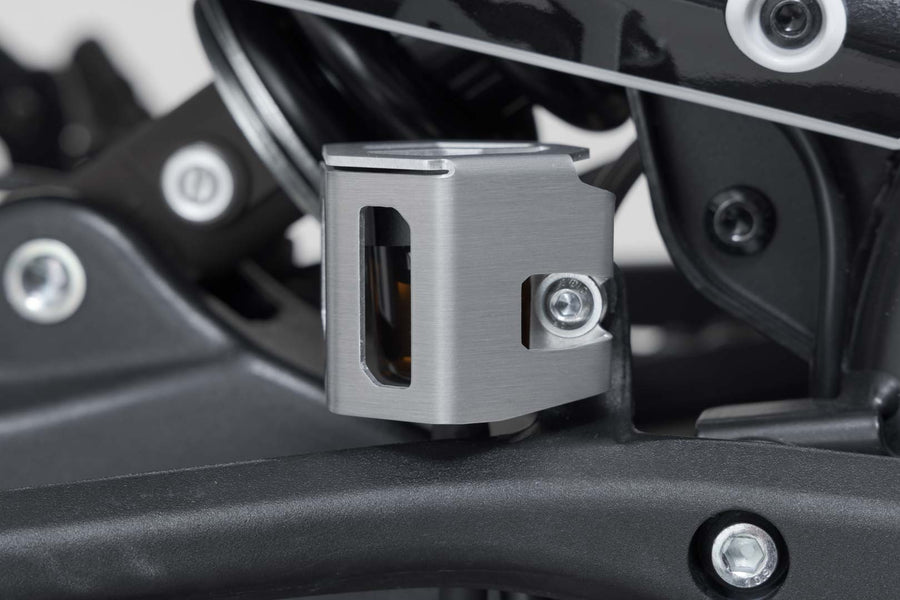 BMW F 650 GS (800 CC) Twin Special Edition [2012] - brake fluid reservoir protection - picture 6