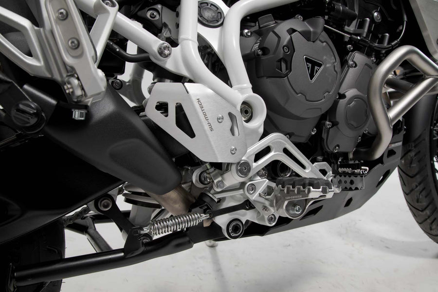 Triumph Tiger 900 GT [2020-2022] - Protection du réservoir de liquide de frein - Image 3