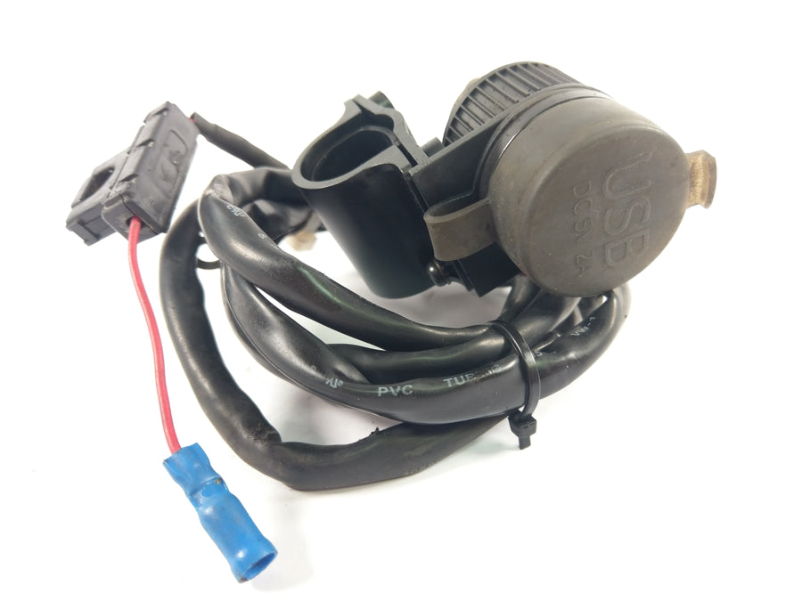 KTM 640 Adventure LC4 [2003] - Prise USB