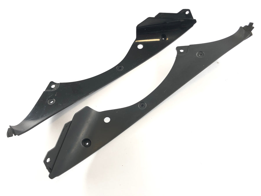 Yamaha YZF R6 RJ03 [2000] - Carénage intérieur de cockpit
