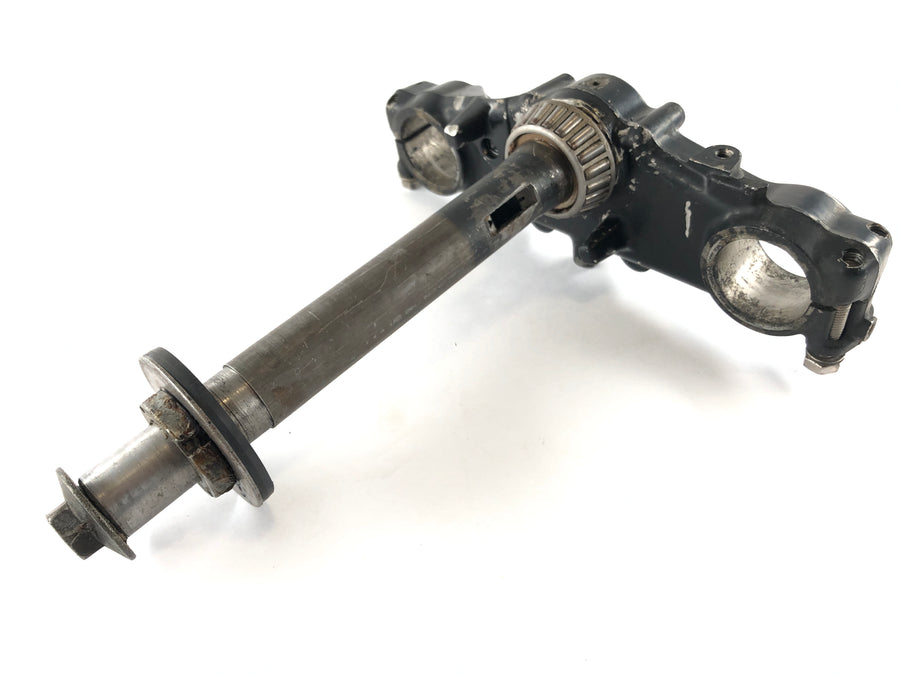 Suzuki DR 600 SN41A [1986] - té de fourche inférieur